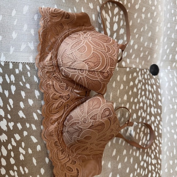 Aerie Brown Lace Bra with Floral Design - Picture 2 of 5
